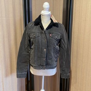 NWT Levi’s original trucker jacket - small